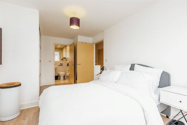 Flat for sale in Newfoundland Way, Portishead, Bristol, Somerset