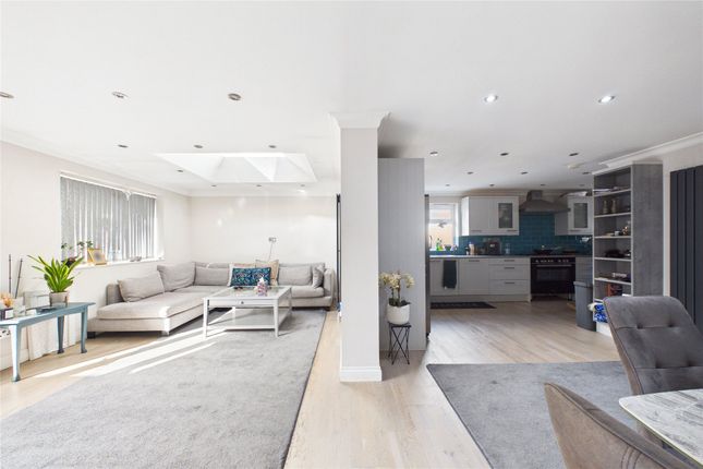 8, Adkins Road, Reading photo 3