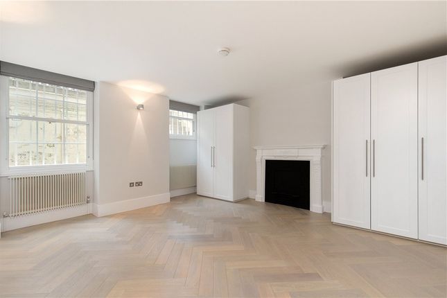Flat 1, 66, Great Cumberland Place, London photo 4