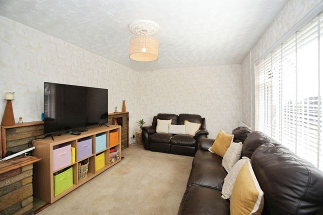 148, Pen-Y-Bryn, Caerphilly photo 2