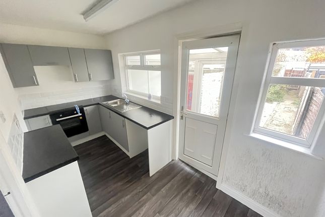 99, Marfleet Avenue, Hull photo 2