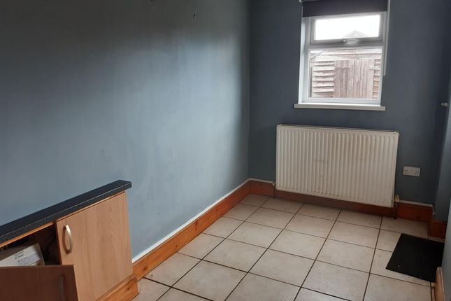 52, Paddock Road, Huddersfield photo 4