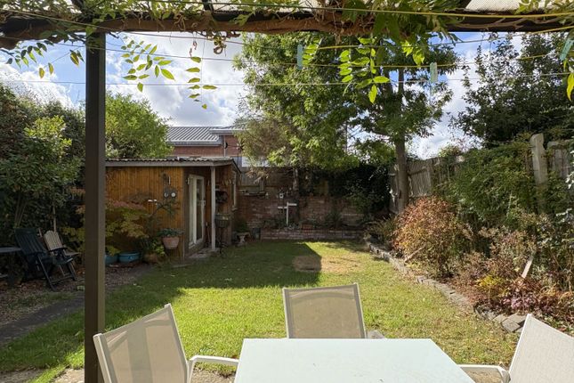 36 Barton Road, Tewkesbury photo 2