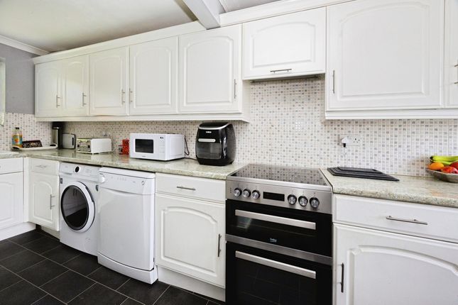 68, Oak Tree Road, Ashford photo 3