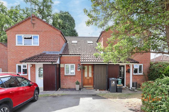 Thumbnail Property for sale in St. Edmunds Walk, St.Albans