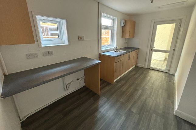 25, Harold Street, Grimsby photo 4