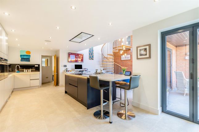 8642125-Interior19.Jpg