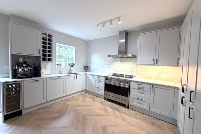 8 Pasteur Grove, Pontypridd photo 4