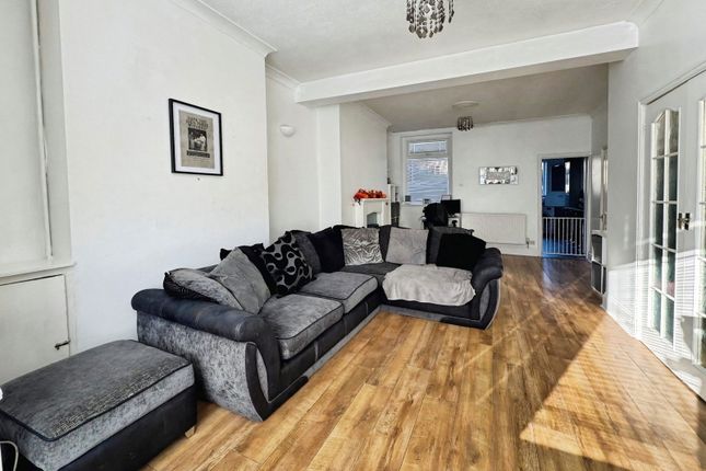 35, Bryngelli Terrace, Caerphilly photo 2
