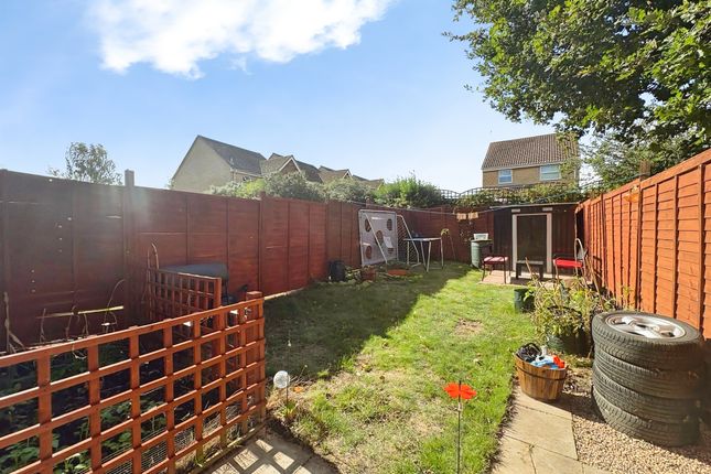 4, Fox Hole Close, Huntingdon photo 3