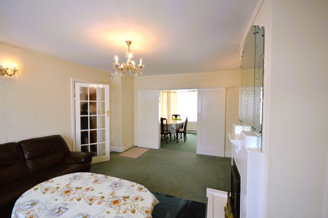20, West Close, Wembley photo 4