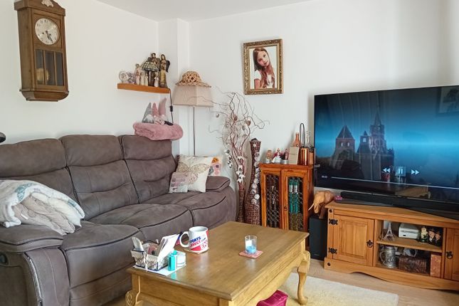 25, Thompson Avenue, Doncaster photo 5