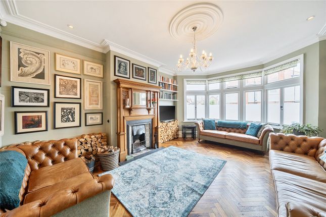 37, Woodberry Crescent, London photo 2