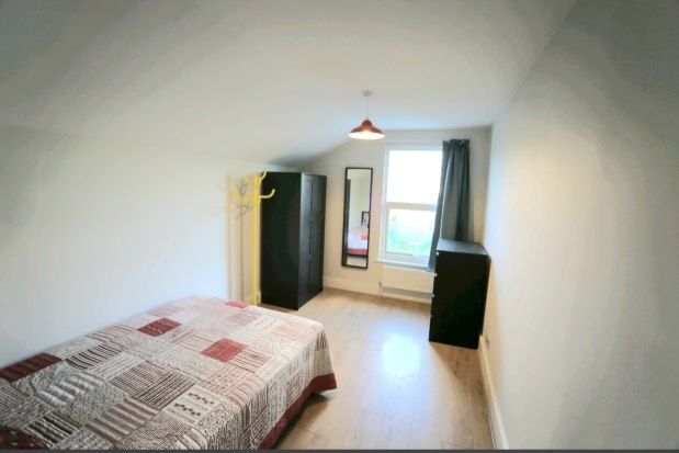 Thumbnail Room to rent in Kent Road, Gravesend