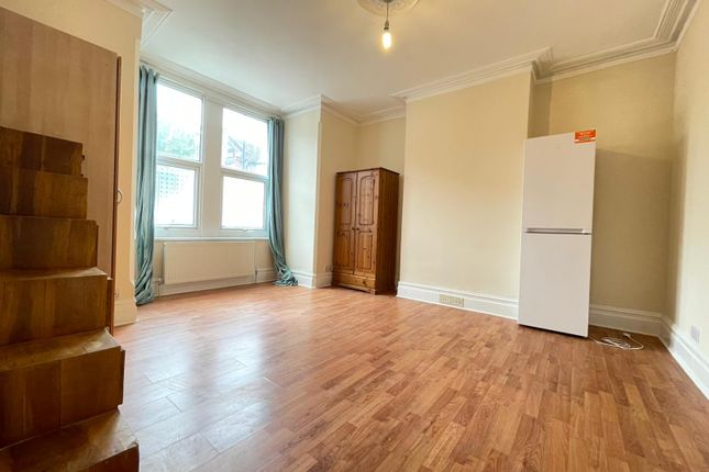 47, Strode Road, London photo 4