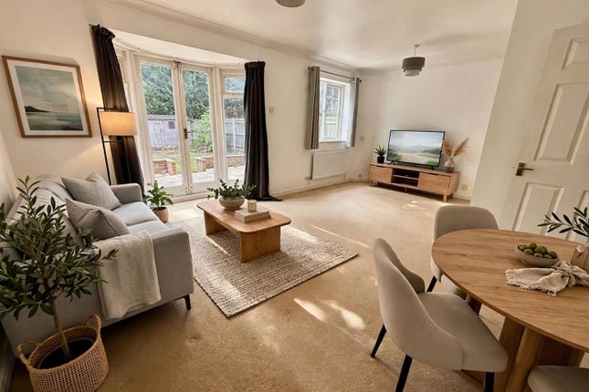 10, Waterloo Close, Camberley photo 3