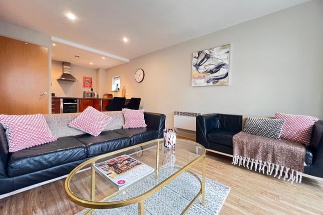 305, Trinity Edge, Salford photo 4