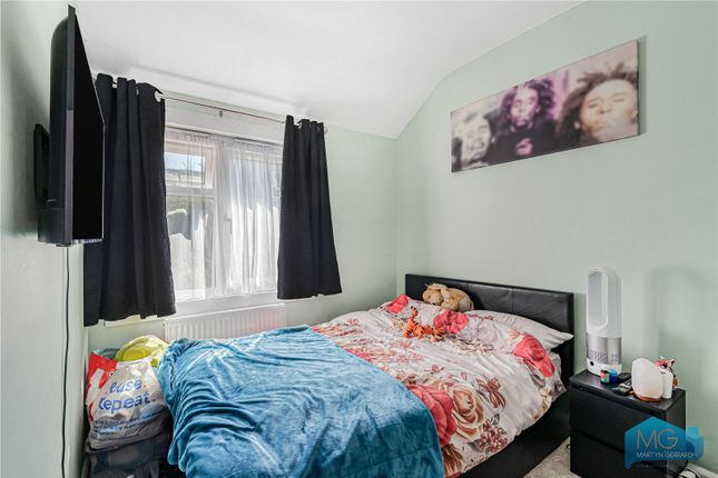 11, Everington Road, London photo 4
