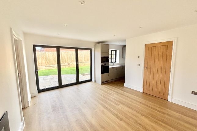 25 Gilmorton Avenue photo 3