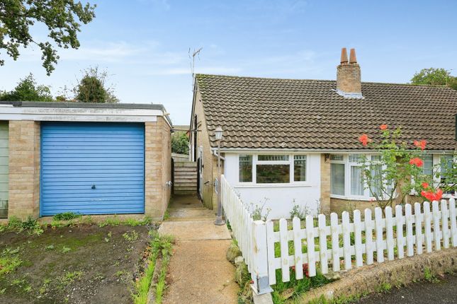 Thumbnail Bungalow for sale in Woodlands Close, Heathfield