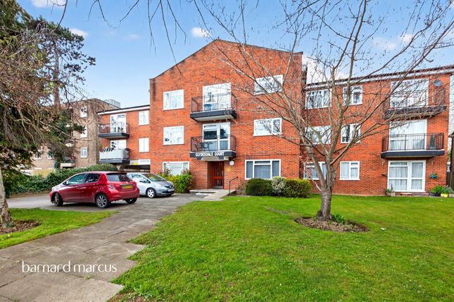Studio flat on Flat 2, Clydesdale Court, 3, Oakleigh Park North, London, £290,000
