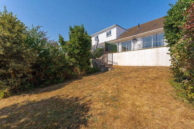 24 Larkfield Close, Newport photo 4