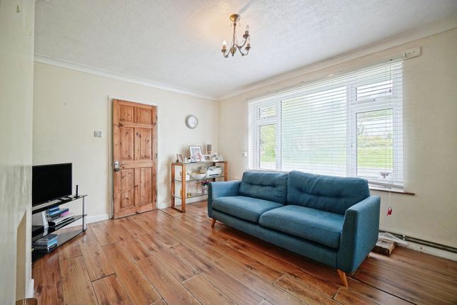43, Woodland Avenue, Penryn photo 3