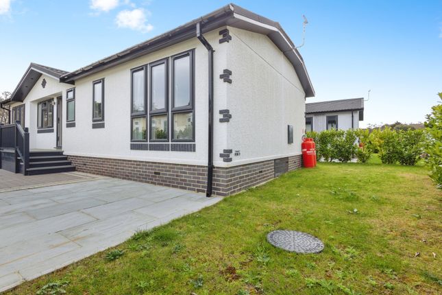 2-bed house on 47, Warren Park, Thursley, £325,000