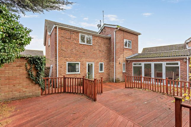 104, Apsley Way, Peterborough photo 2