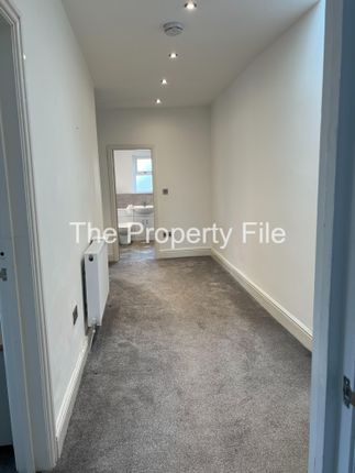 Flat to rent in Manor Avenue, Manchester