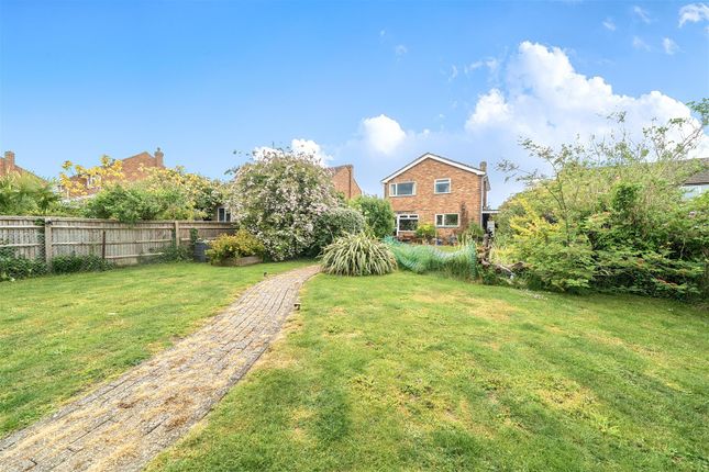 16, Laurel Crescent, Wantage photo 4
