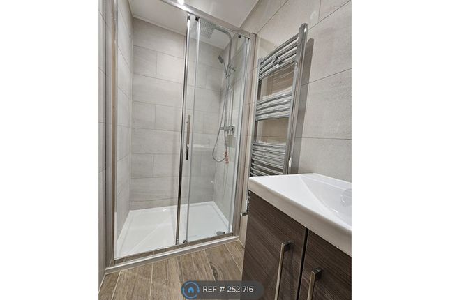 Master En-Suite