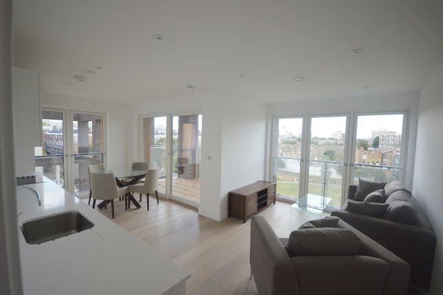 Flat 10, Cube Building, London photo 2