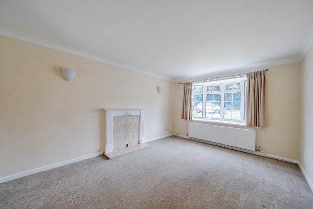 16, Leigh Park, Lymington photo 4