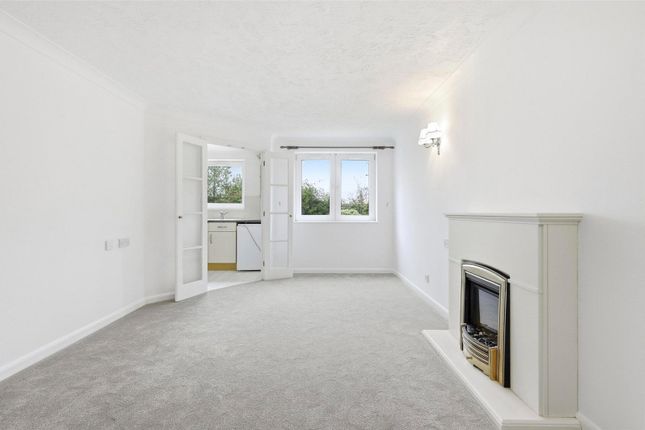 Flat 16, Burges Court,, Station Road, Essex photo 3