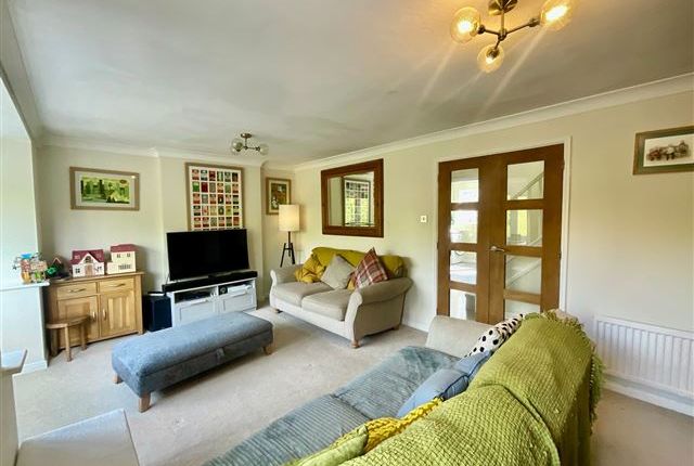 18, Martin Close Aughton, Sheffield photo 4