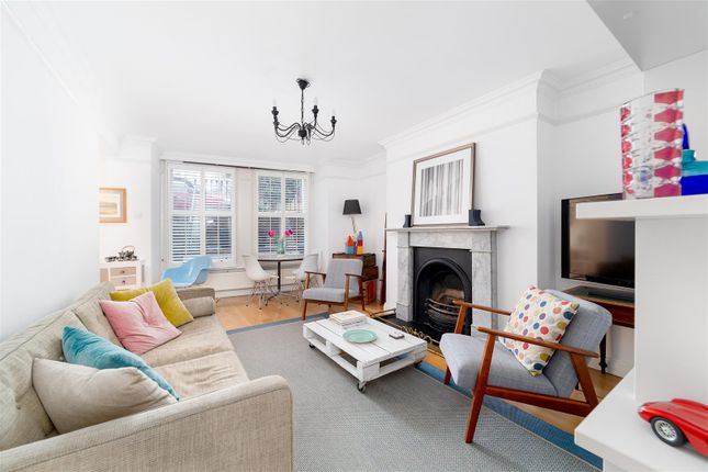Thumbnail Flat for sale in Willoughby Road, London