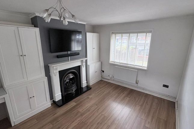 3-bed house on 323 Longmoor Lane, Liverpool, £1,100/mo