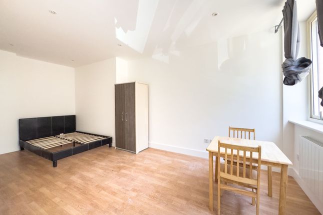 86 Shenley Road, Borehamwood photo 2