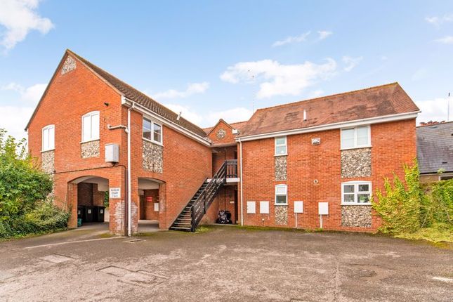 Flat for sale in Akeman Street, Tring