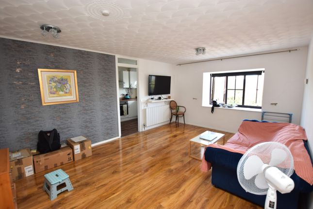 69, Dart Close, St. Ives photo 3