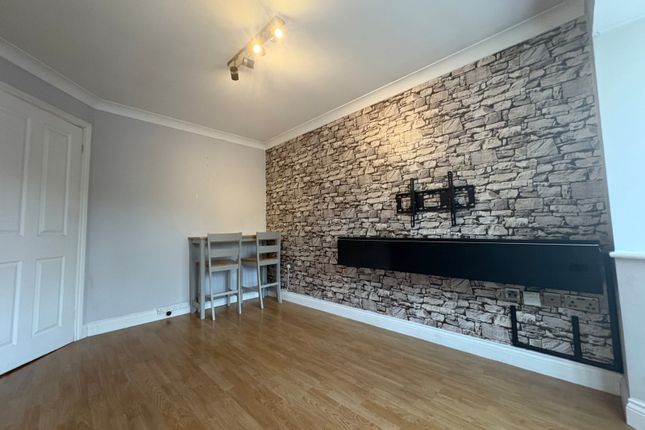 Flat 10, Euro Place, 44, Pound Road, Southampton photo 3