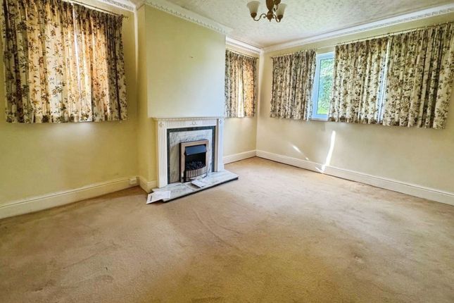 21, Newtown, Ammanford photo 5