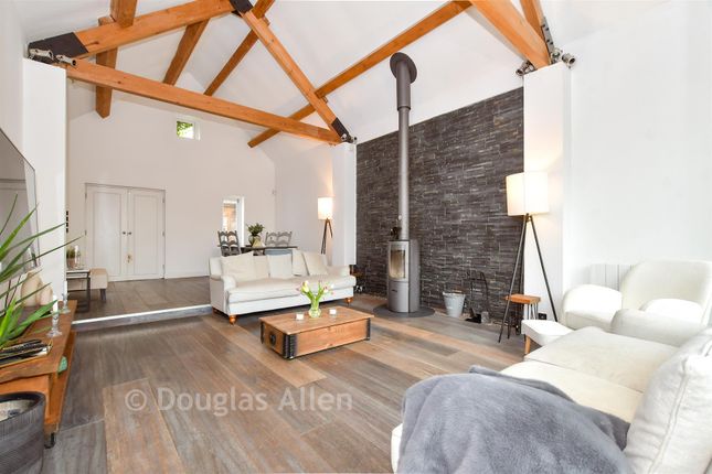5, Buttercross Lane, Epping photo 4