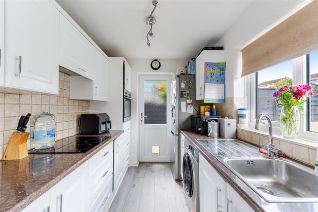 31, Wigmore Gardens, Weston-Super-Mare photo 4