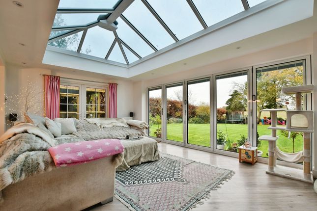 120, Dixon Drive, Macclesfield photo 2