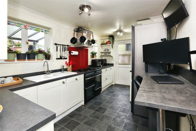 9, Thetford Gardens, Eastleigh photo 5