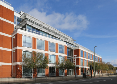 Office to let in Staines-Upon-Thames