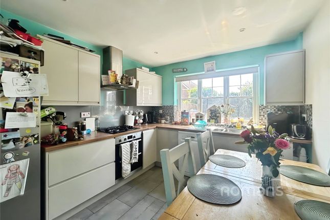 45, Heynes Green, Berkshire photo 3