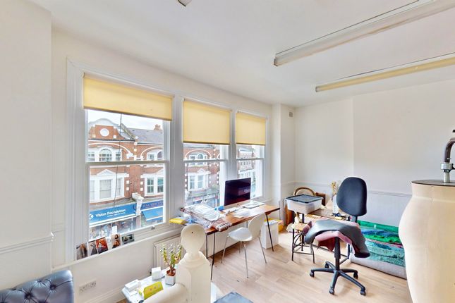 Office to let in Muswell Hill Road, London